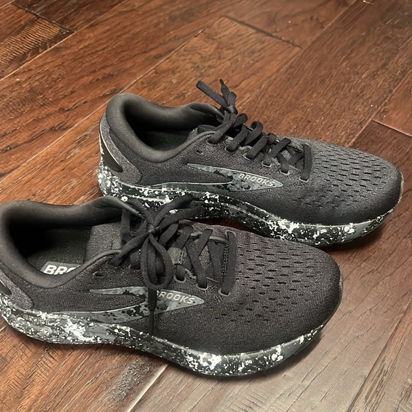 COPY - Brooks mens ghost 16 like new - Picture 2 of 4